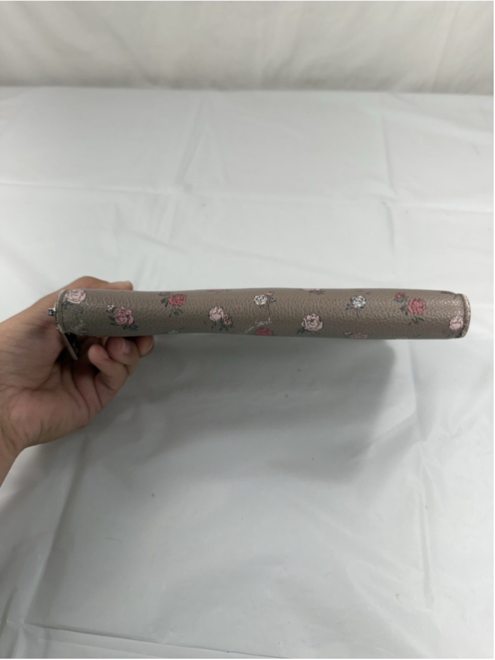 Victoria's Secret Wallet Large Bi-Fold Wallets For Women Gray Roses Floral Print - Picture 12 of 15